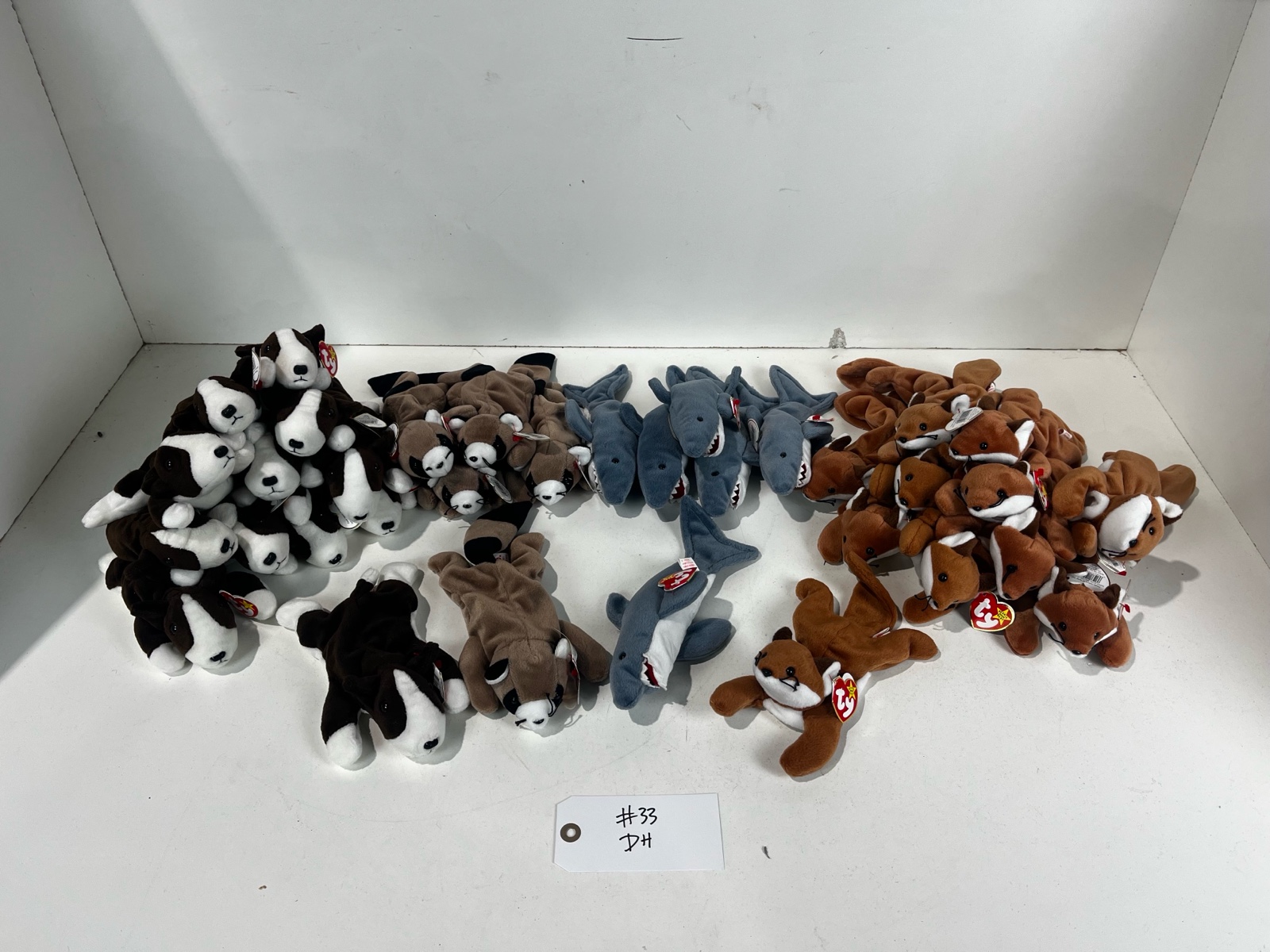 lot 33 image: TY Beanie Babies