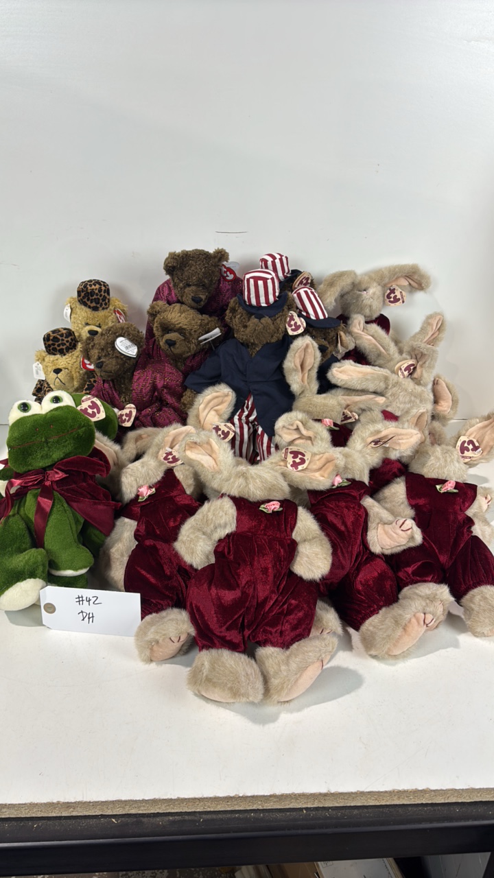 lot 42 image: Ty Plush Collectibles Attic Treasures Collection