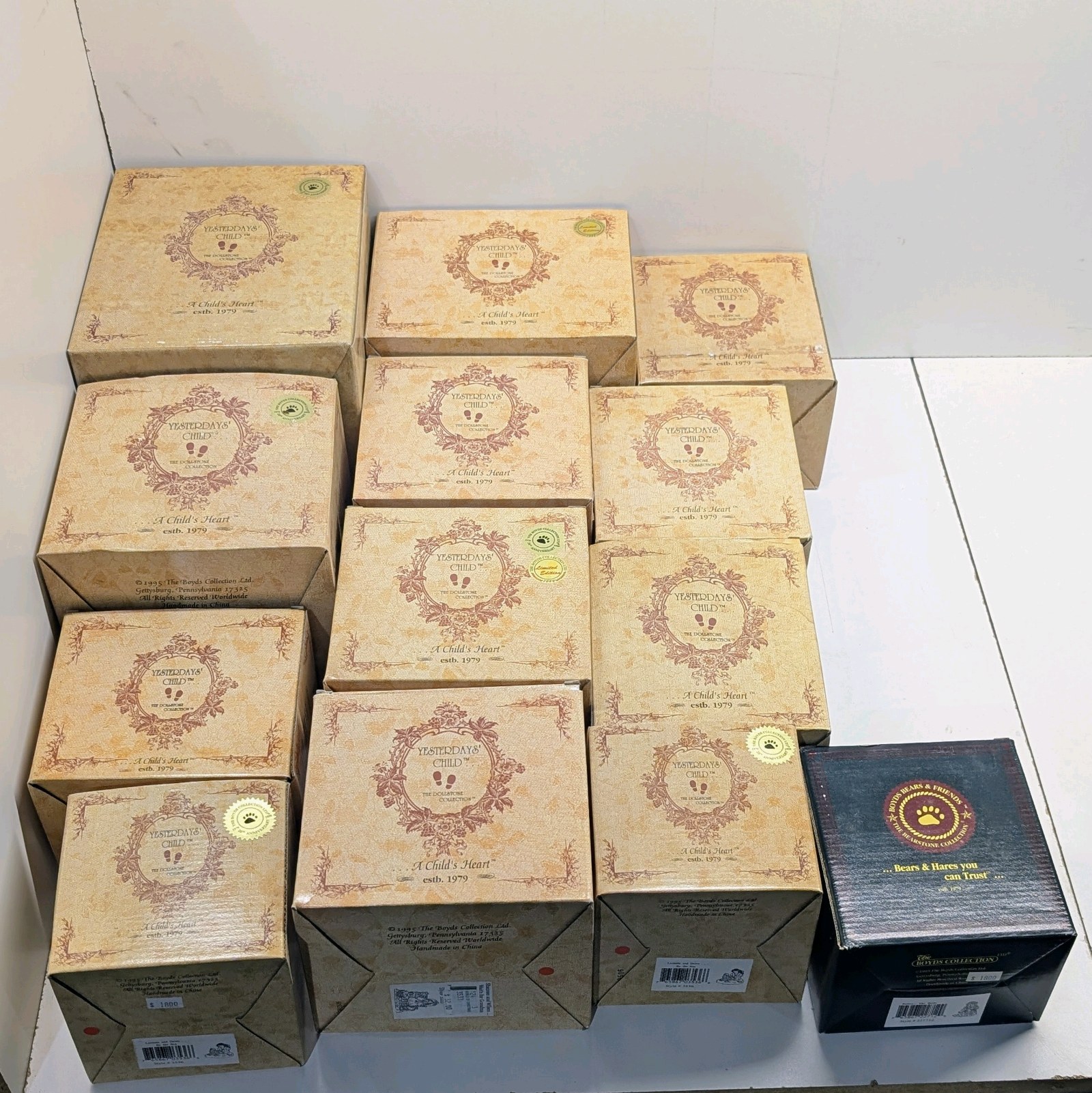 lot 50 image: Lot of Boyds Bears - Yesterdays Child Collection