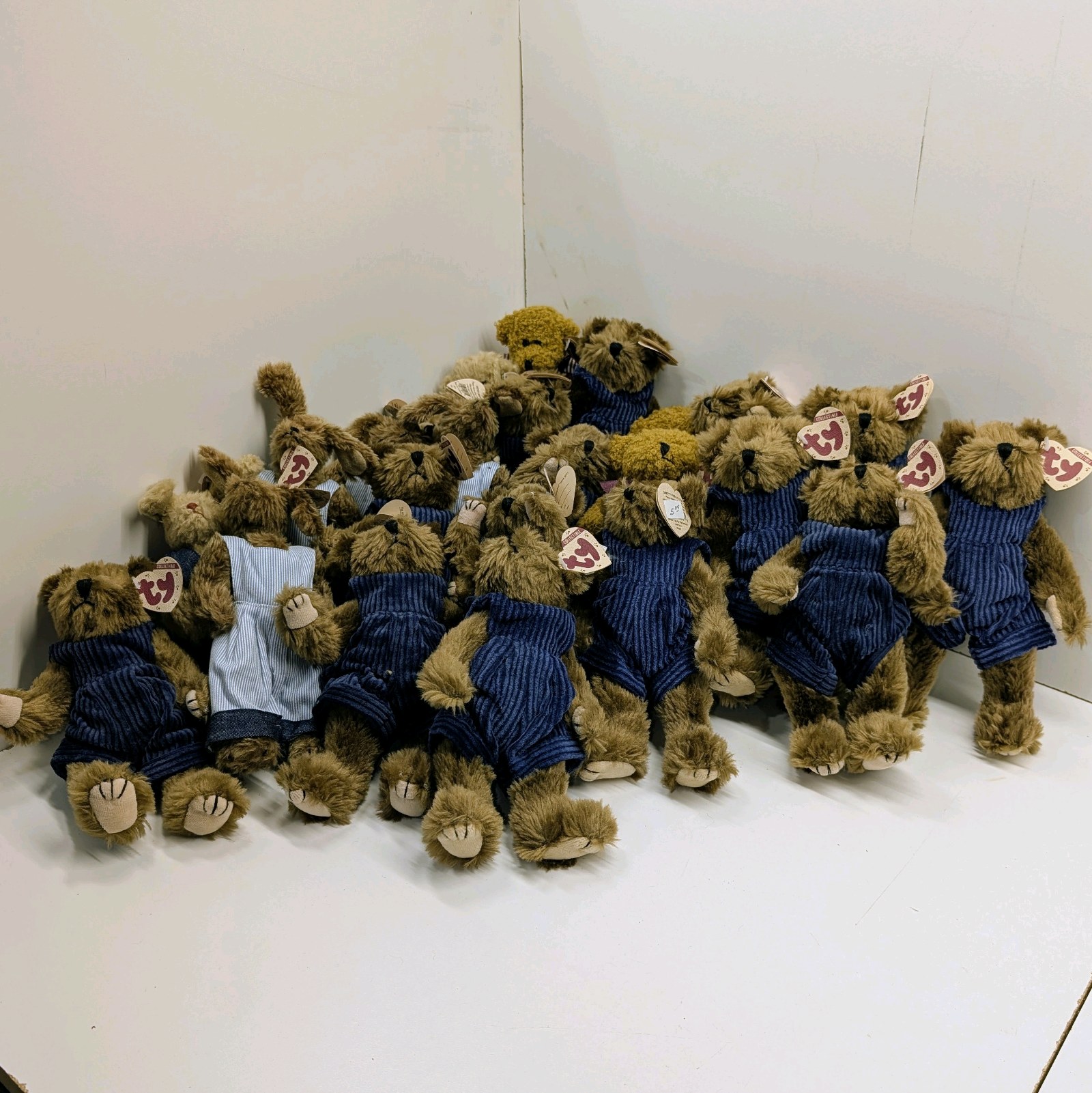 lot 53 image: Lot of Ty Attic Treasure Bears