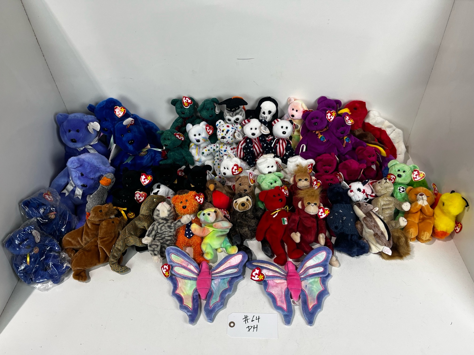 lot 64 image: Ty Beanie Buddies & Babies