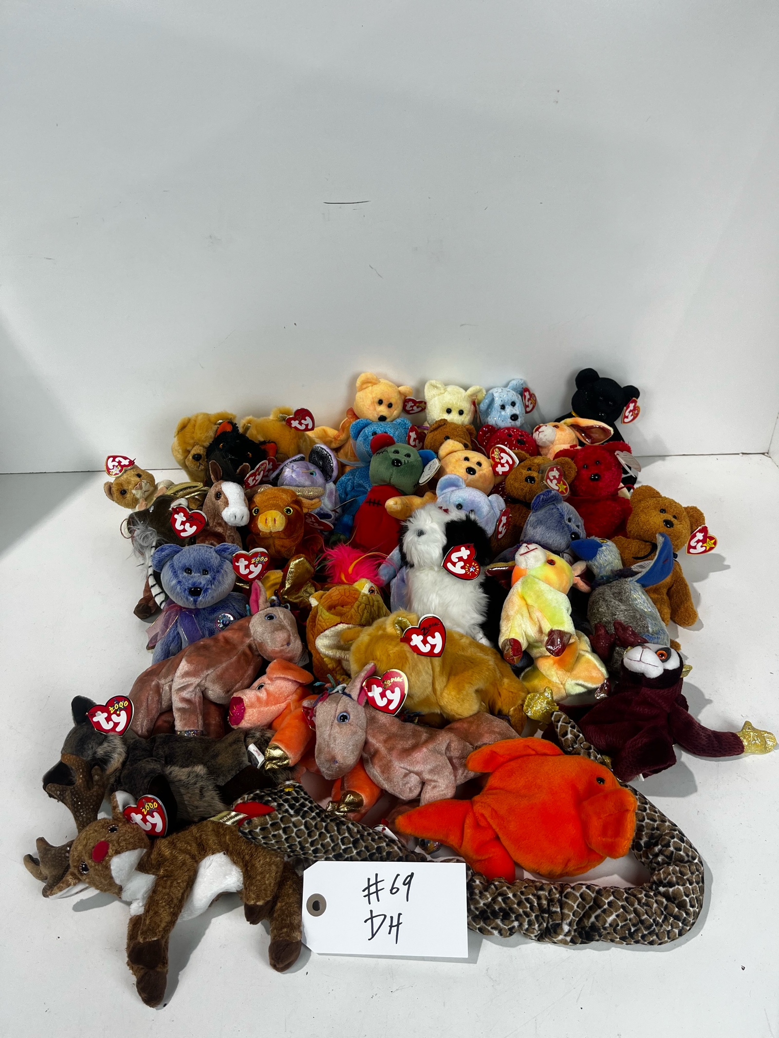lot 69 image: TY Beanie Babies