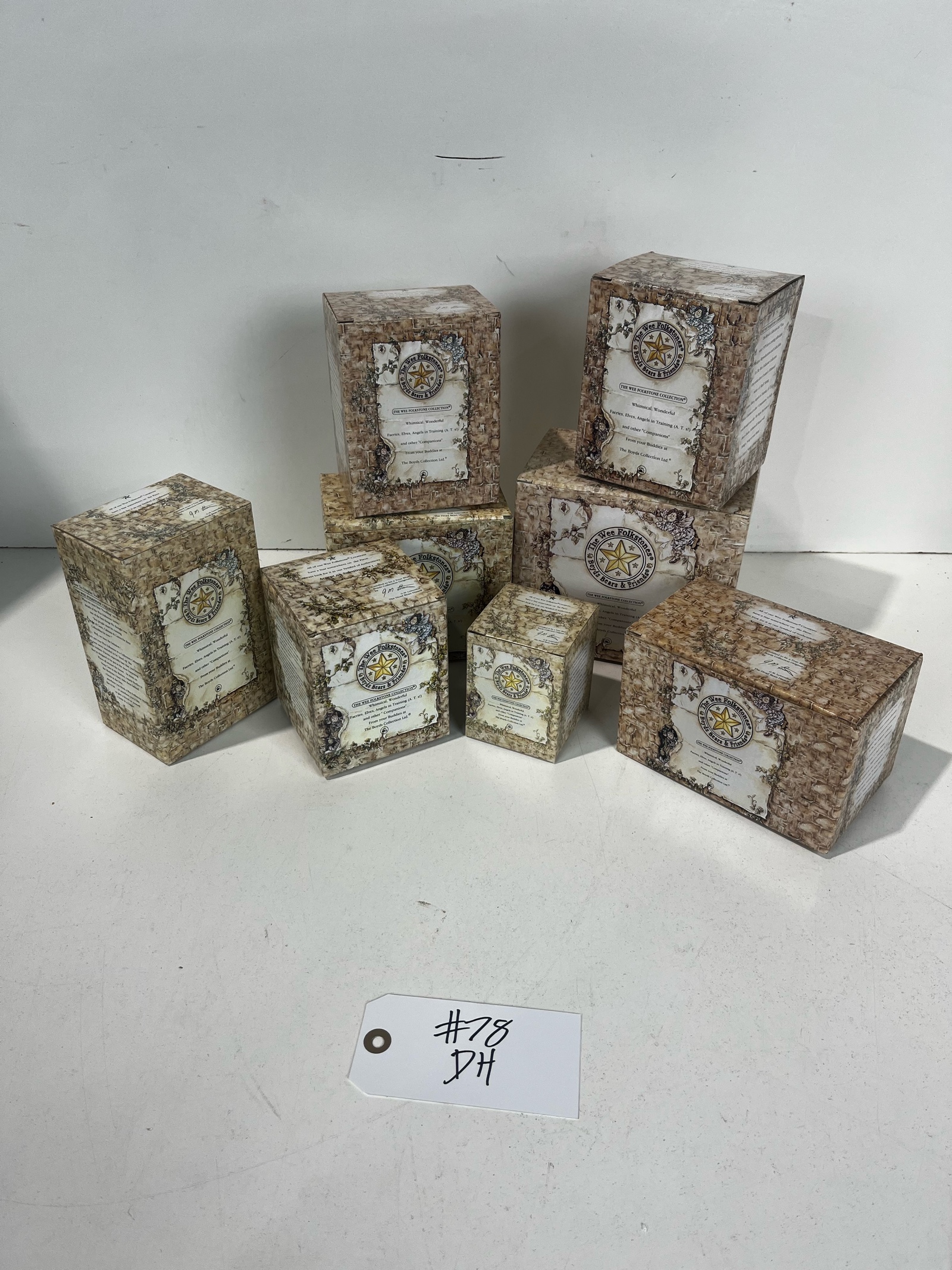 lot 78 image: Boyds Bears