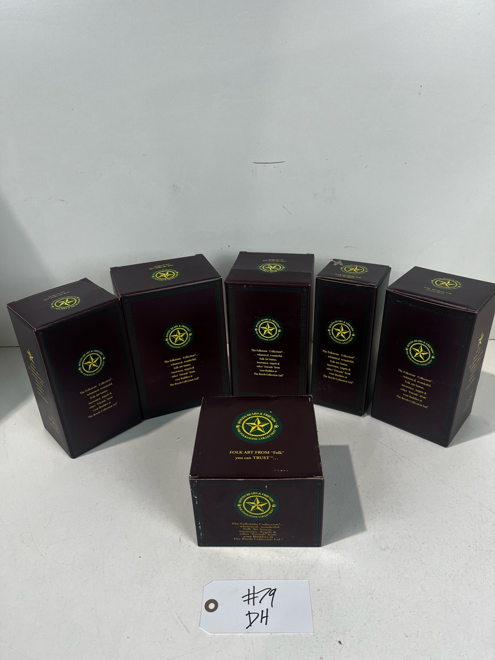 lot 79 image: Boyds Bears