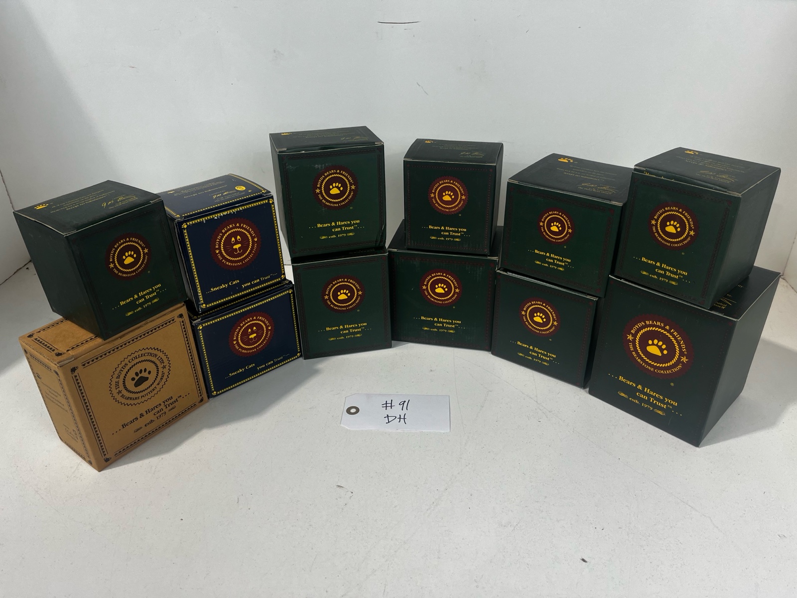 lot 91 image: Boyds bears