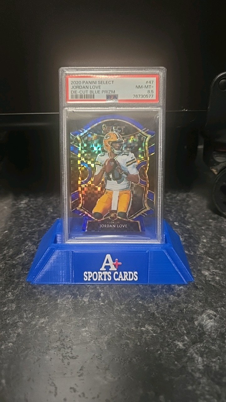 lot 33 image: 2020 Panini Select Jordan love  Die Cut Blue Prizm  PSA 8.5