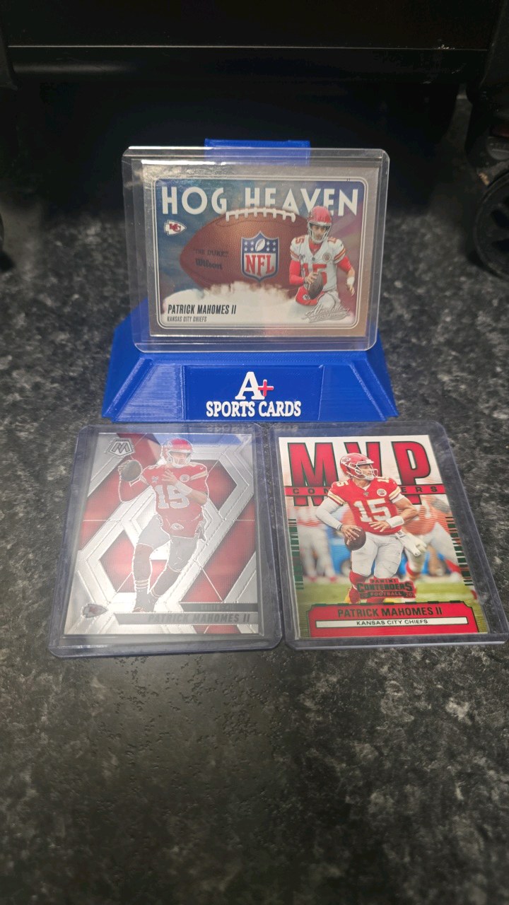 lot 6 image: Patrick Mahomes lot of 3