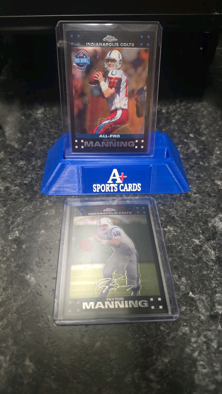 lot 7 image: Topps chrome 2007 Peyton Manning lot of 2