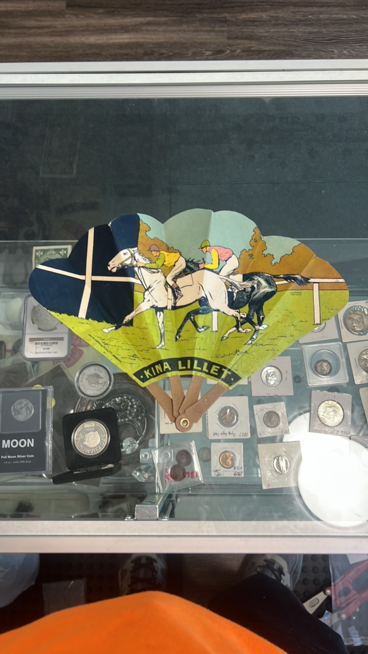 lot 127 image: early 1900s French horse racing fan