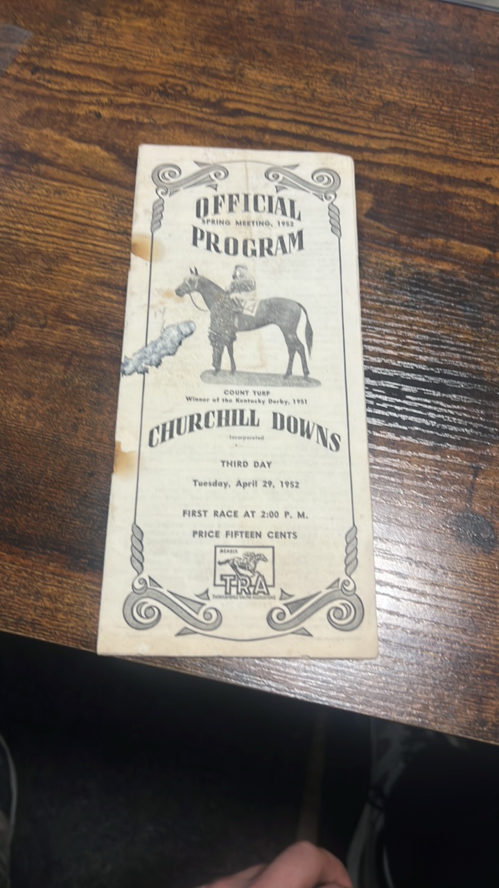 lot 57-1 image: 1952 Churchill downs spring meeting race program