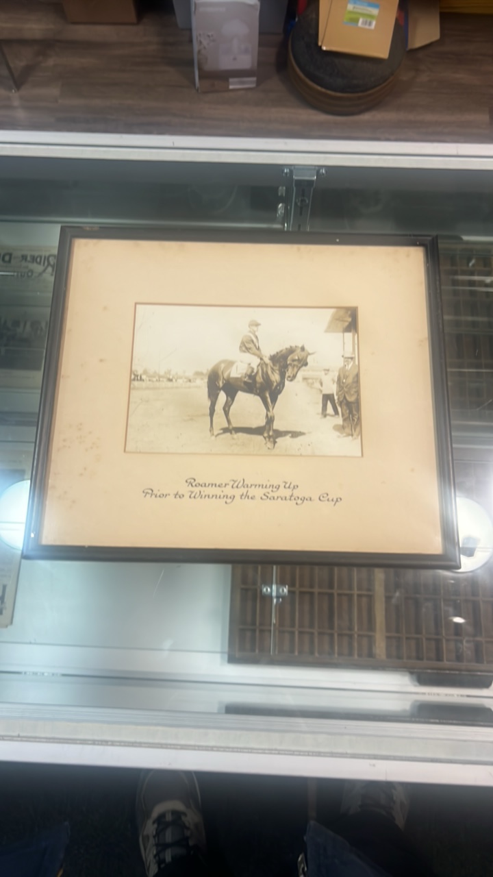 lot 60 image: roamer horse racing photograph
