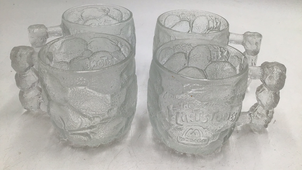 lot 103 image: Vintage Flintstone glass mugs