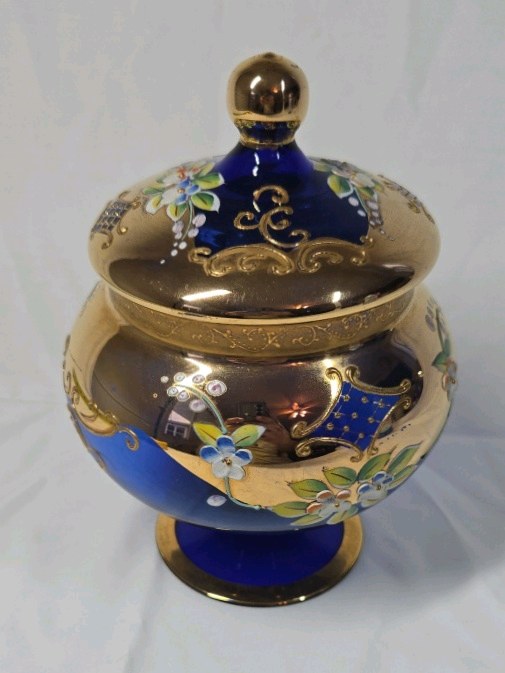 lot 101 image: Vintage Cobalt Blue & Gold Enamel Trinket Jar  Floral & Scroll Design with Lid