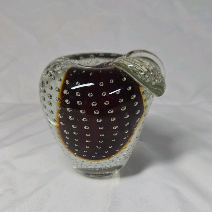 lot 121 image: Vintage Art Glass Strawberry Paperweight  Bubble Inclusion & Clear Encased