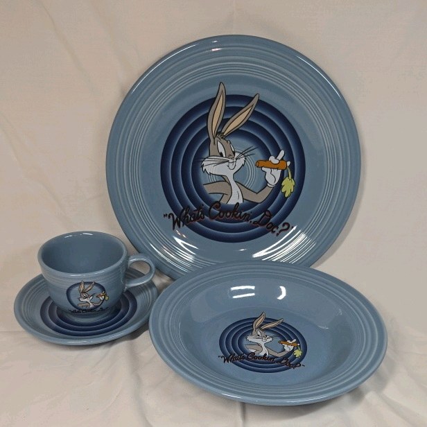 lot 135 image: Vintage 1994 Fiesta Looney Tunes Bugs Bunny Whats Cookin, Doc Blue Set