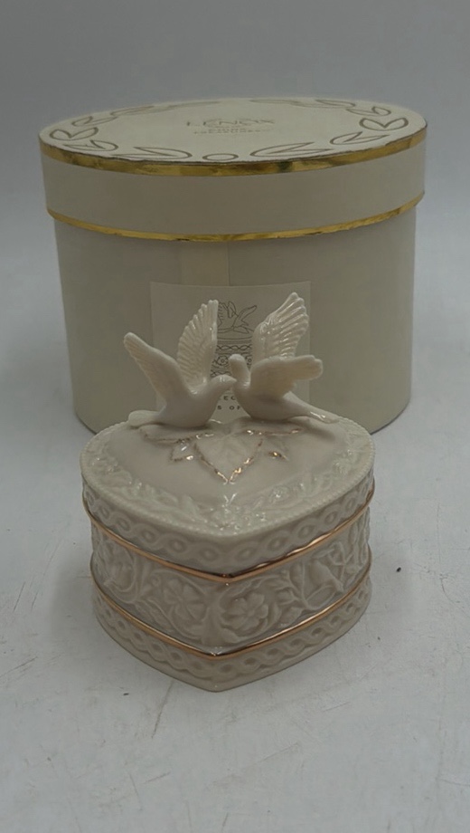 lot 145 image: Lenox China Treasures Heart-Shaped Trinket Box with Doves