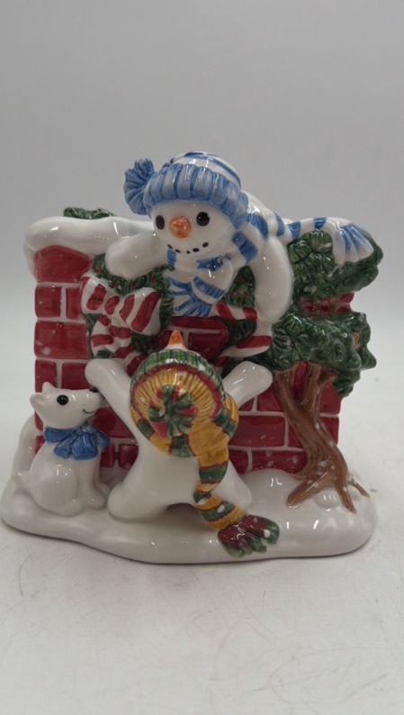 lot 150 image: Fitz and Floyd Snowman by Chimney Figural Piece