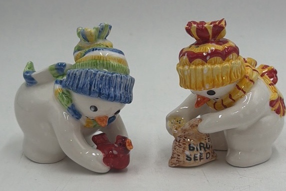 lot 151 image: Fitz and Floyd Snowmen salt and pepper shackers