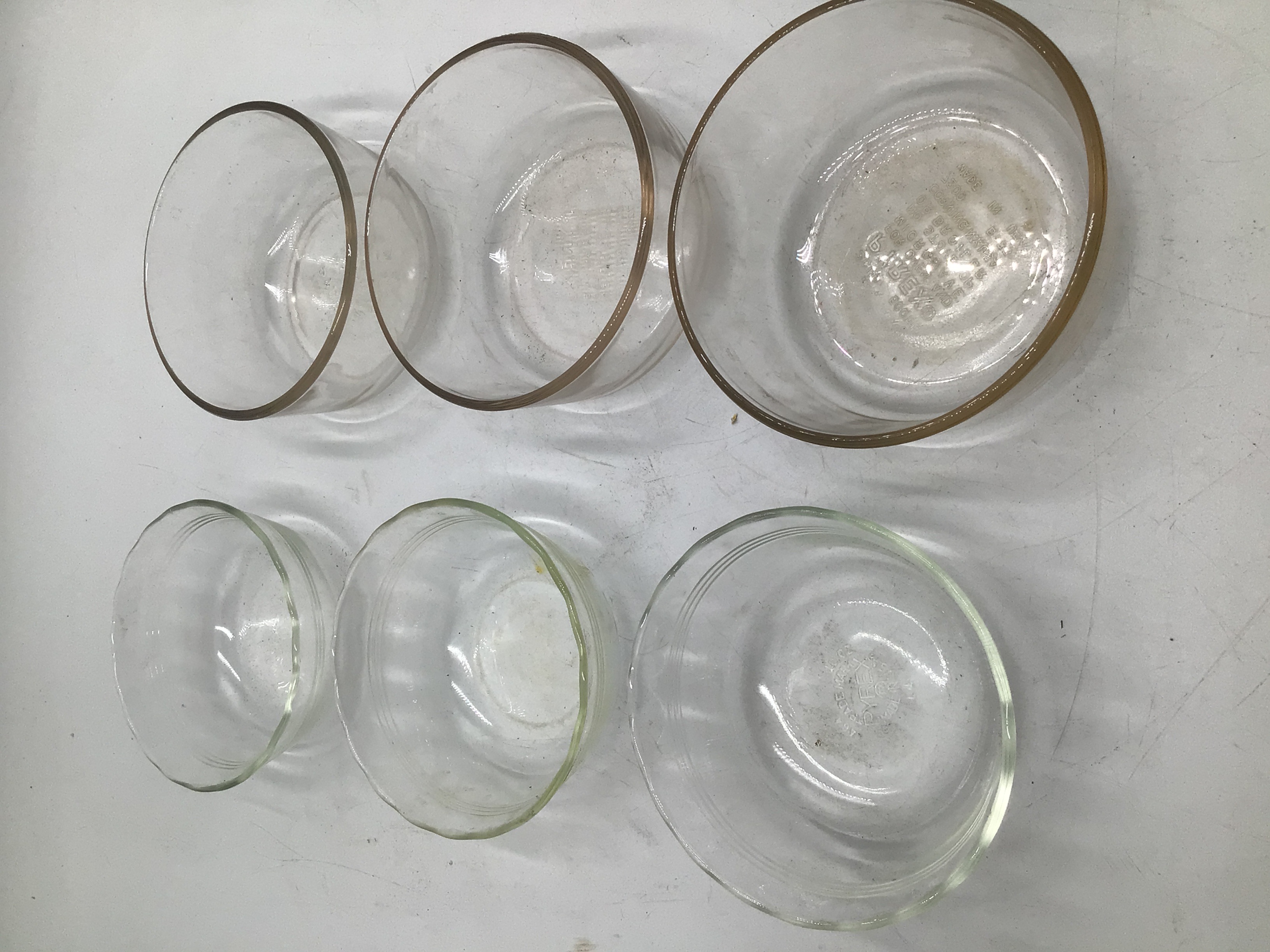 lot 165 image: Vintage Pyrex Clear Glass
