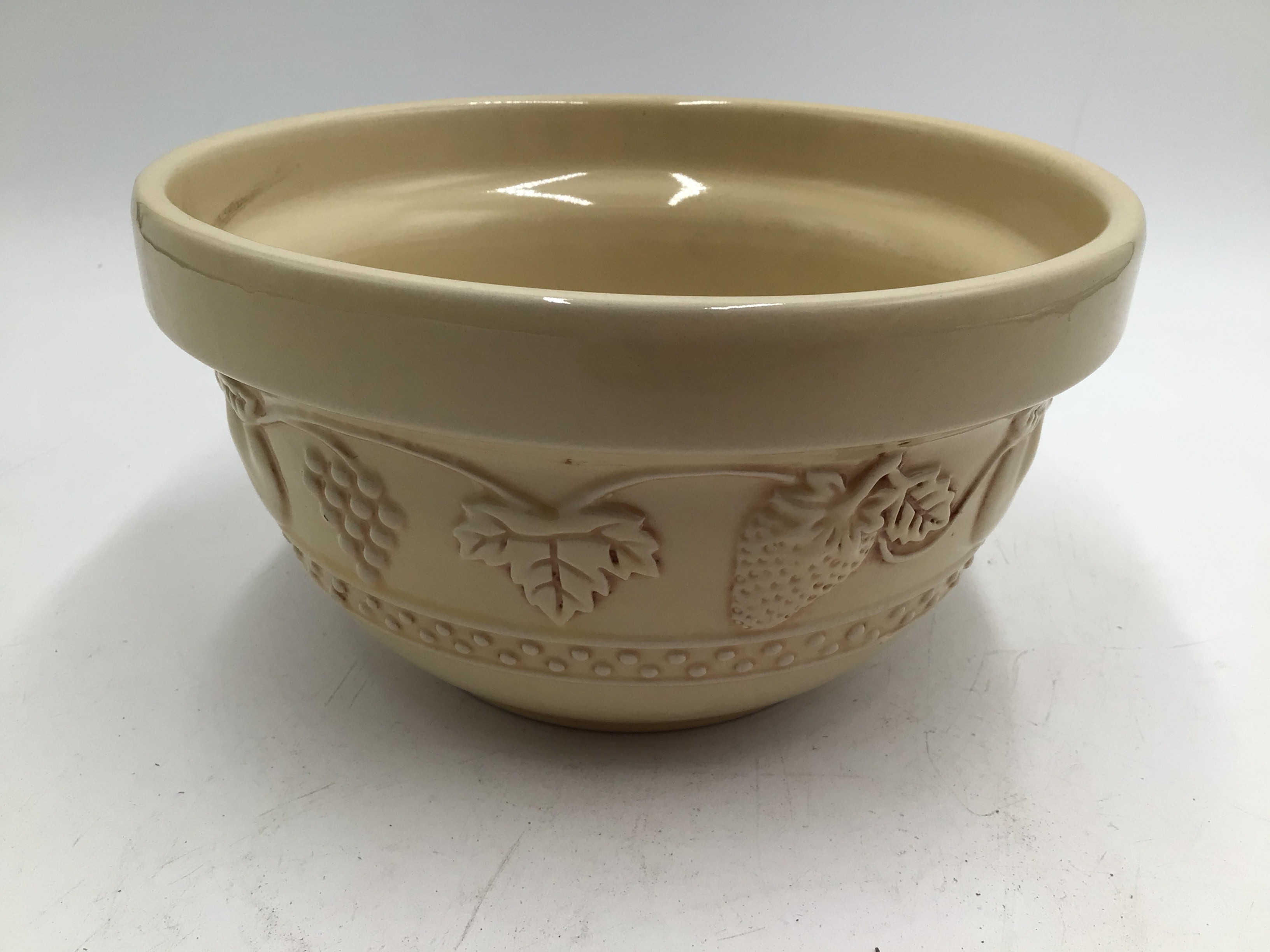 lot 167 image: Vintage Creamware Fruit Mixing Bowl