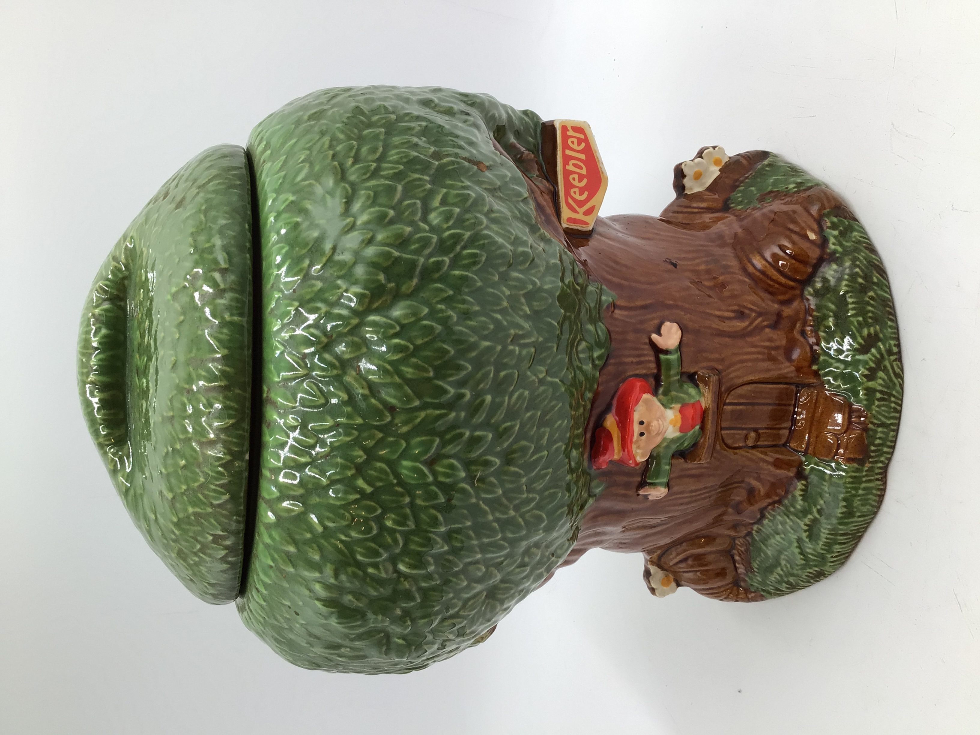 lot 17 image: Vintage Keebler Elf Hollow Tree Cookie Jar