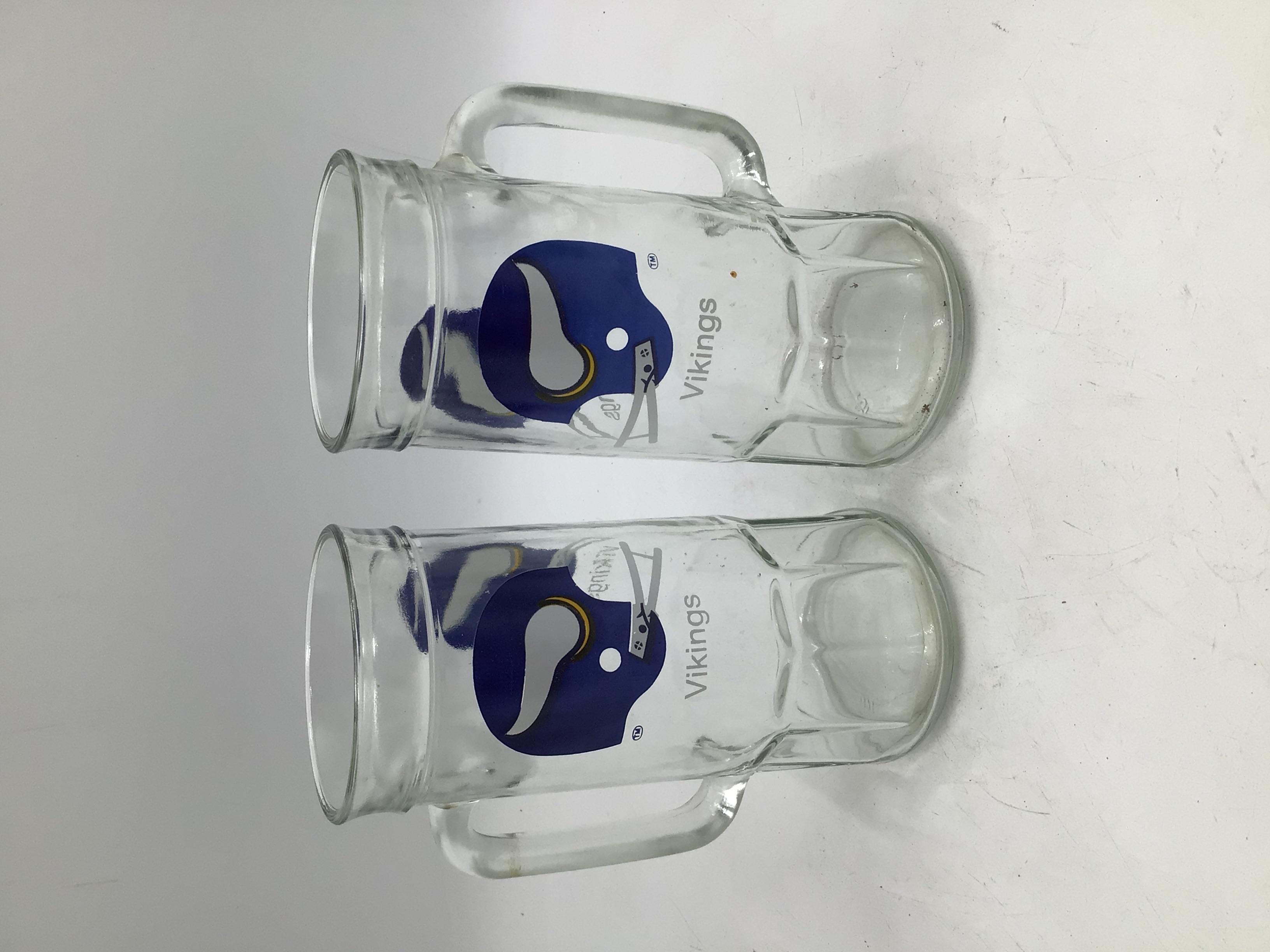 lot 173 image: Vintage Minnesota Vikings Beer Mug Set