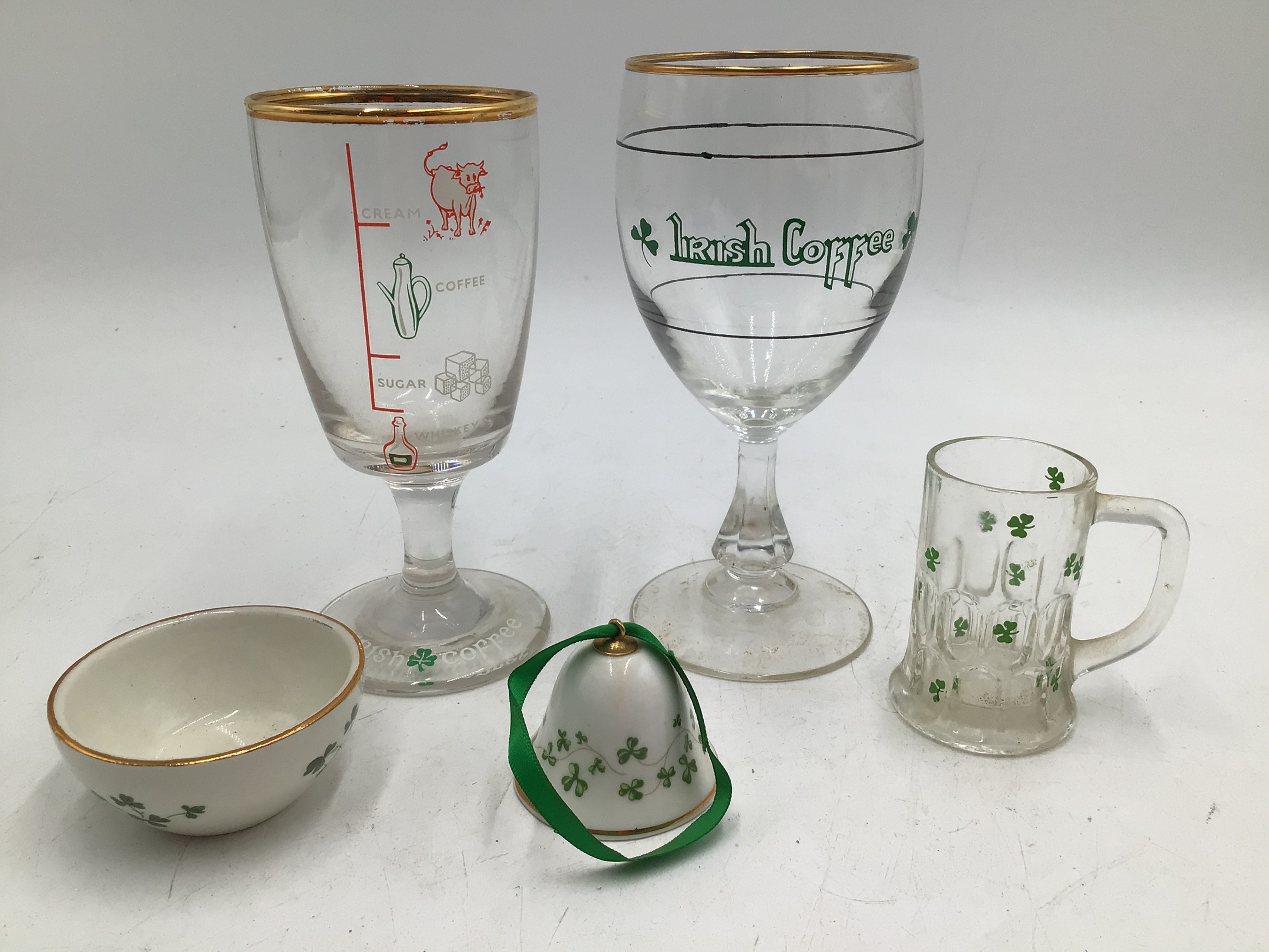 lot 178 image: Vintage Glass items
