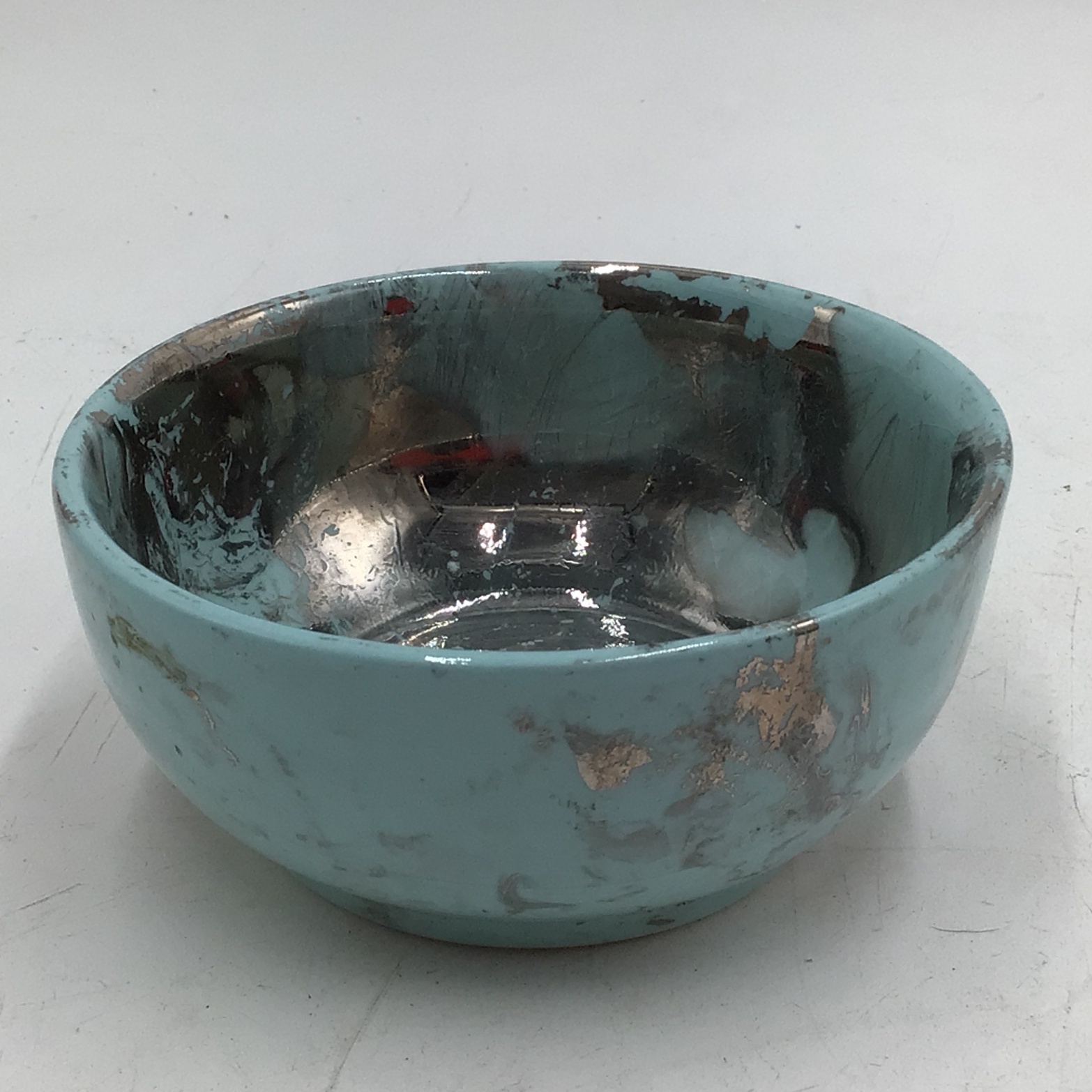lot 189 image: Sascha Brastoff California Mid-Century Modern Turquoise Silver Lustre Bowl Rooster Mark