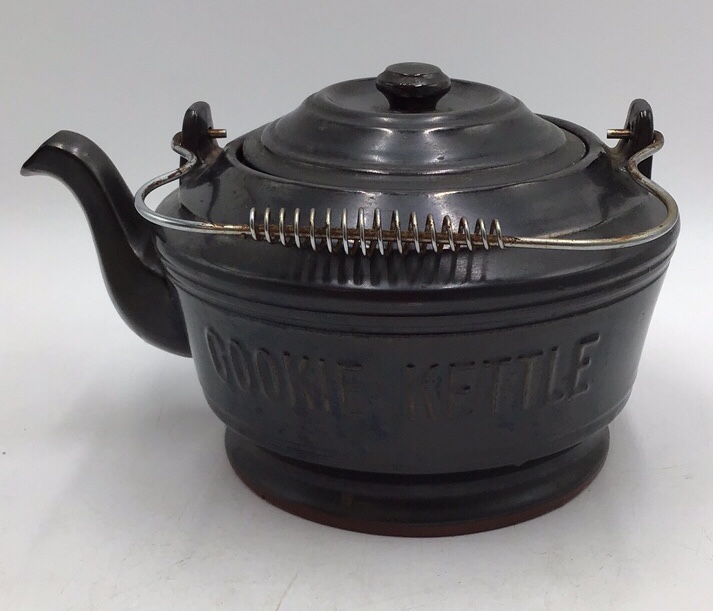 lot 227 image: Vintage Black Cast Iron Look Cookie Kettle Teapot Cookie Jar with Wire Bail Handle Made in Japan