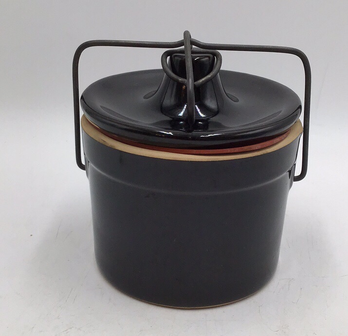 lot 229 image: Vintage Black Ceramic Cookie Kettle Jar with Wire Bail Handle Made in Japan