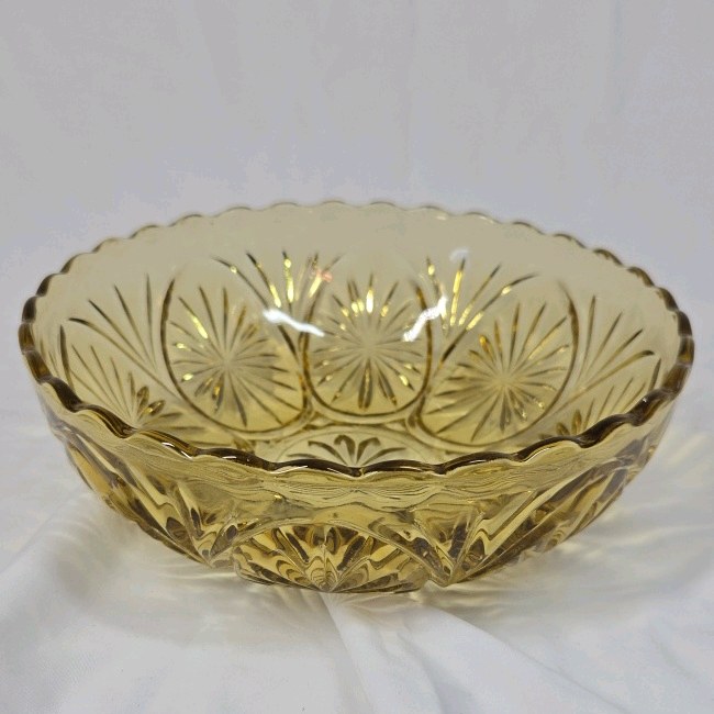 lot 242 image: Vintage Amber Depression Glass Bowl Scalloped Rim Starburst & Fan Cut Pattern