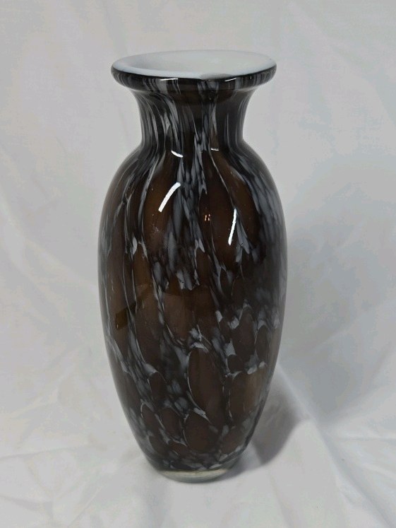 lot 261 image: Vintage Art Glass Vase  Brown with White Swirl Marbled Design