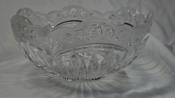 lot 279 image: Vintage Crystal Glass Bowl  Scalloped Rim with Rose & Floral Etching