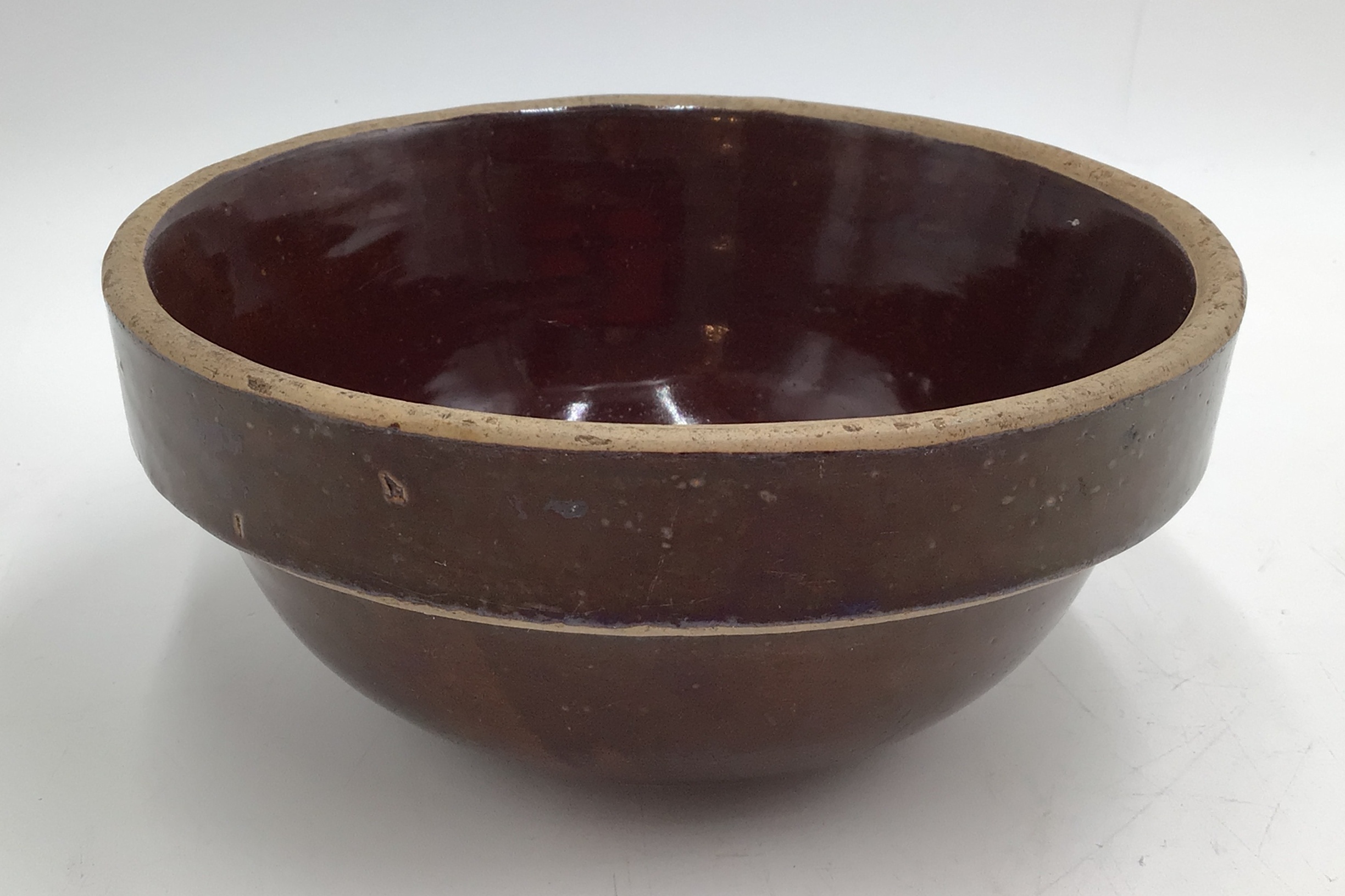 lot 32 image: Vintage Brown Ceramic Bowl