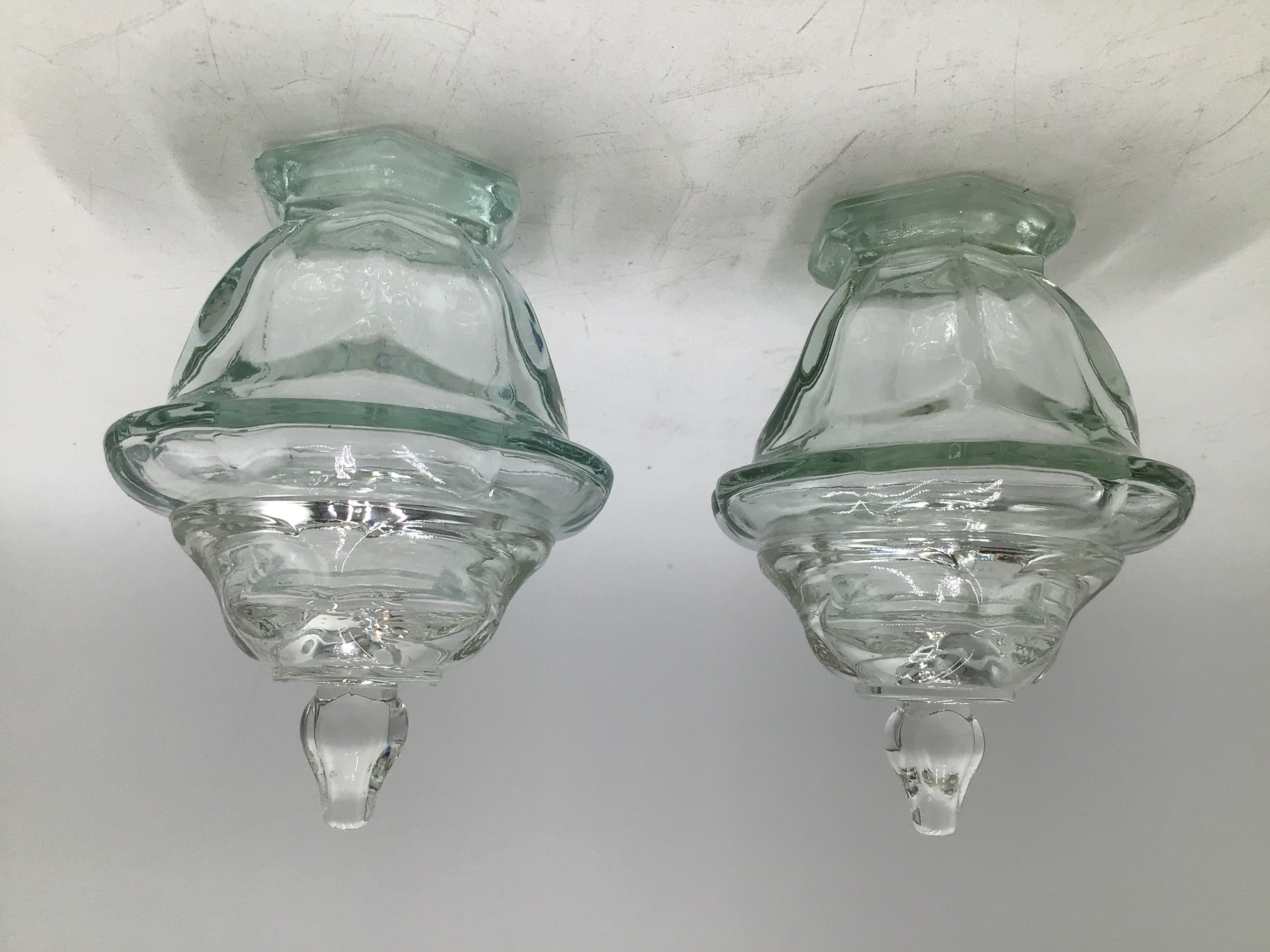 lot 35 image: Vintage Glass Jar