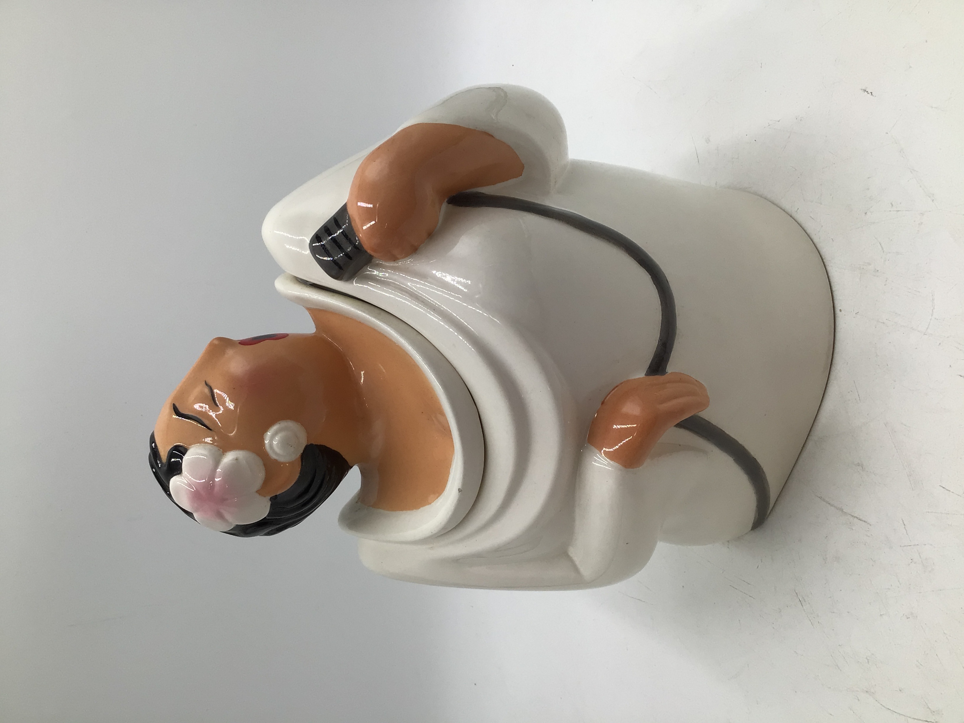 lot 40 image: Vintage Ceramic Singer Cookie Jar