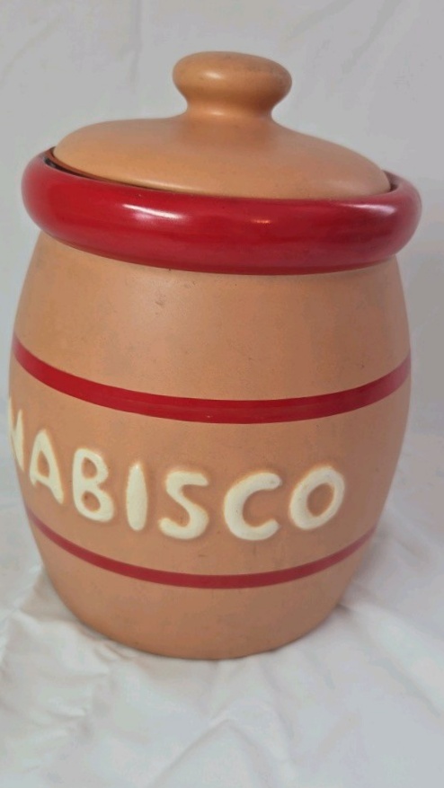 lot 46 image: Vintage McCoy Nabisco Barrel Cookie Jar