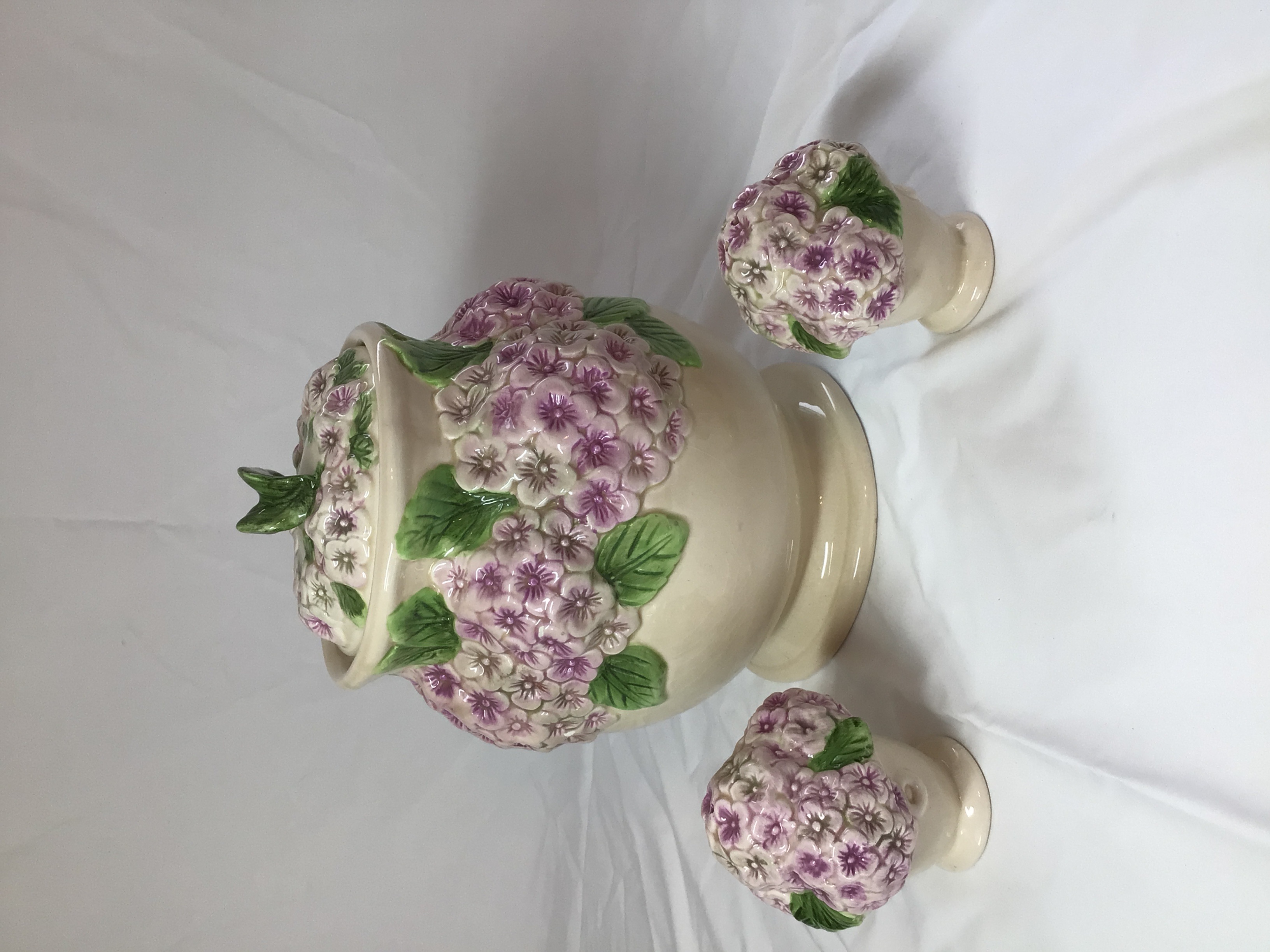 lot 51 image: Vintage Ceramic Floral Cookie Jar Set (3Piece)