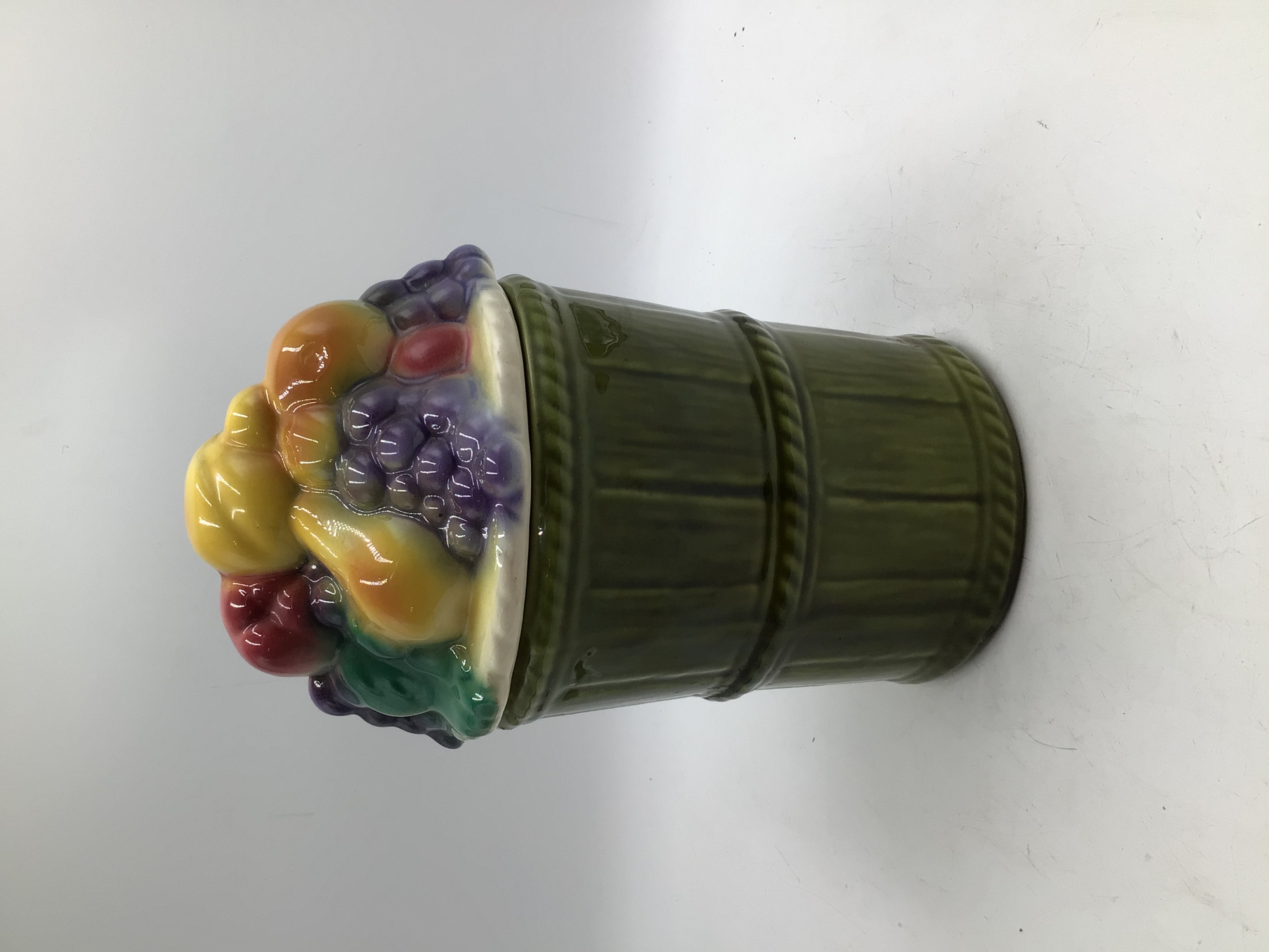 lot 53 image: Vintage Ceramic FruitTop Barrel Cookie Jar