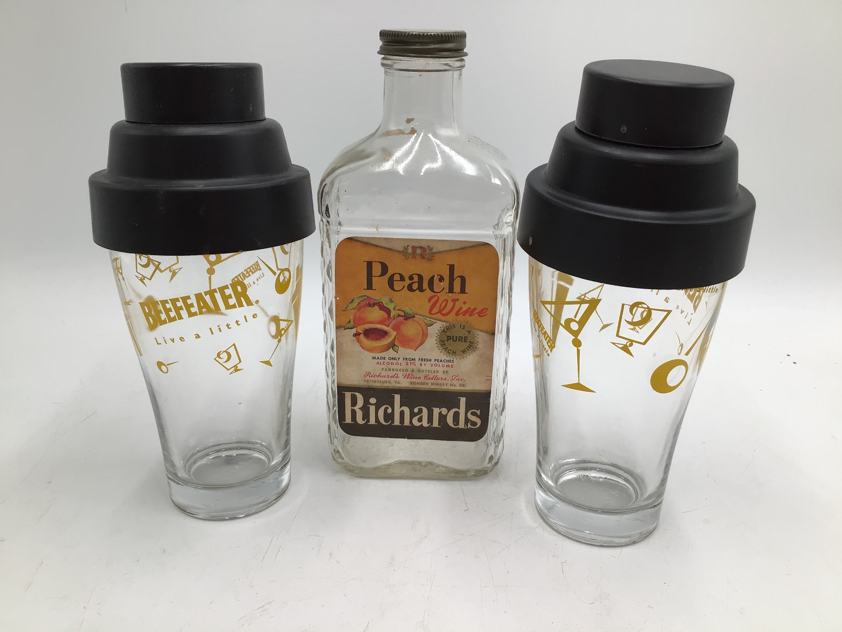 lot 61 image: Vintage Barware Lot (3Piece)