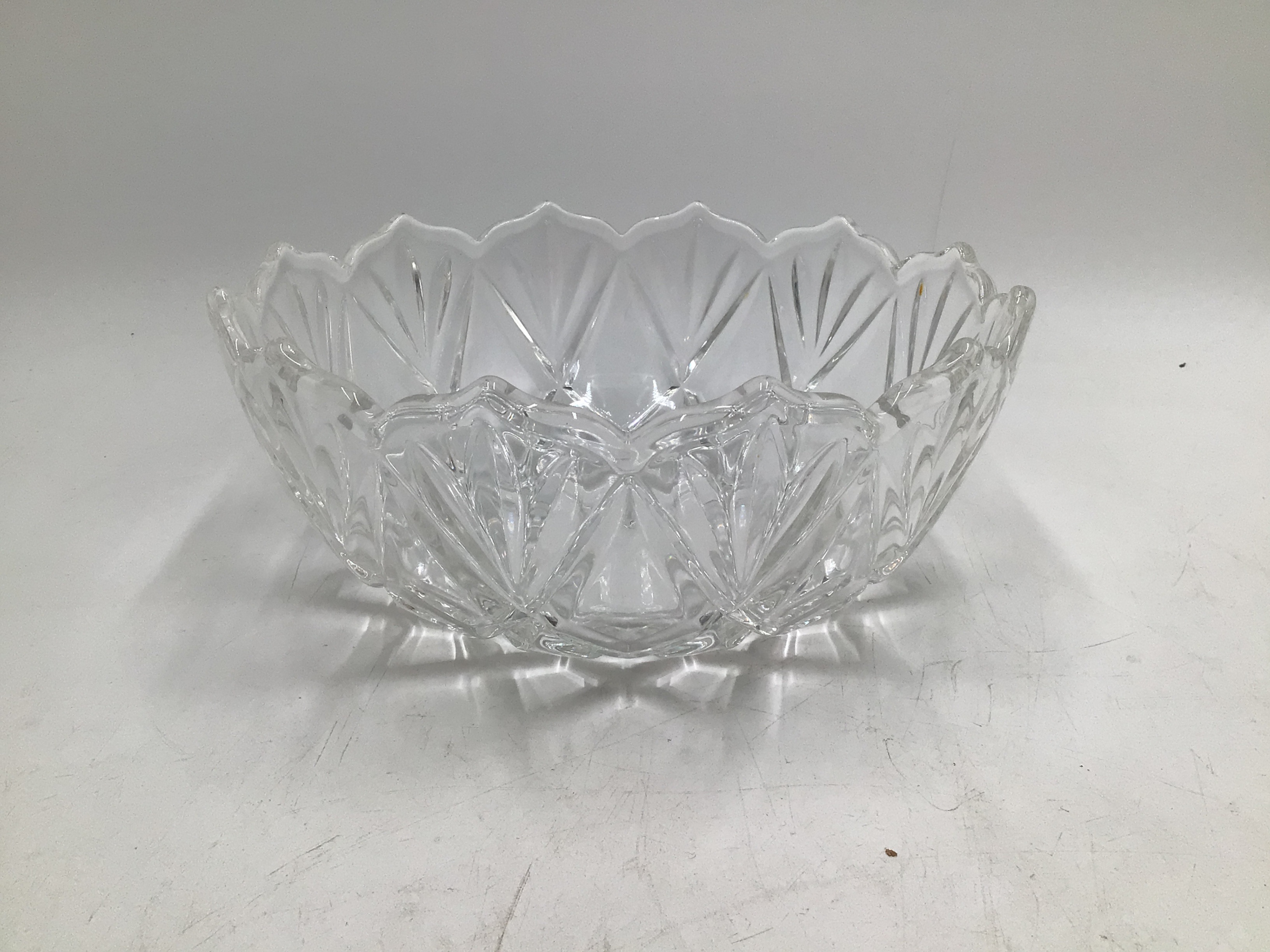 lot 86 image: Vintage Crystal Cut Glass Bowl  Scalloped Rim with Diamond Fan Pattern