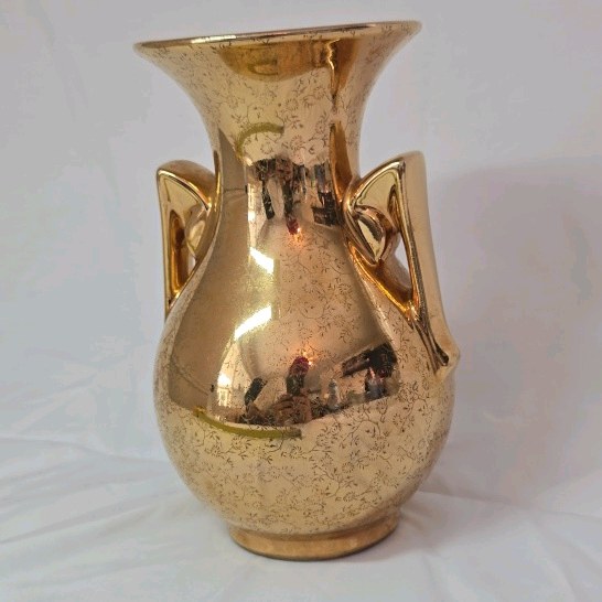 lot 91 image: Vintage 22K Gold Luster Vase  Floral Etching, Two Handles, Made in USA