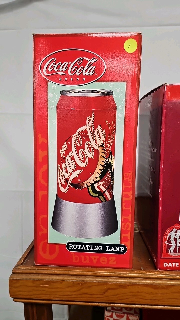 lot 1 image: Coca Cola Rotating Lamp wBox