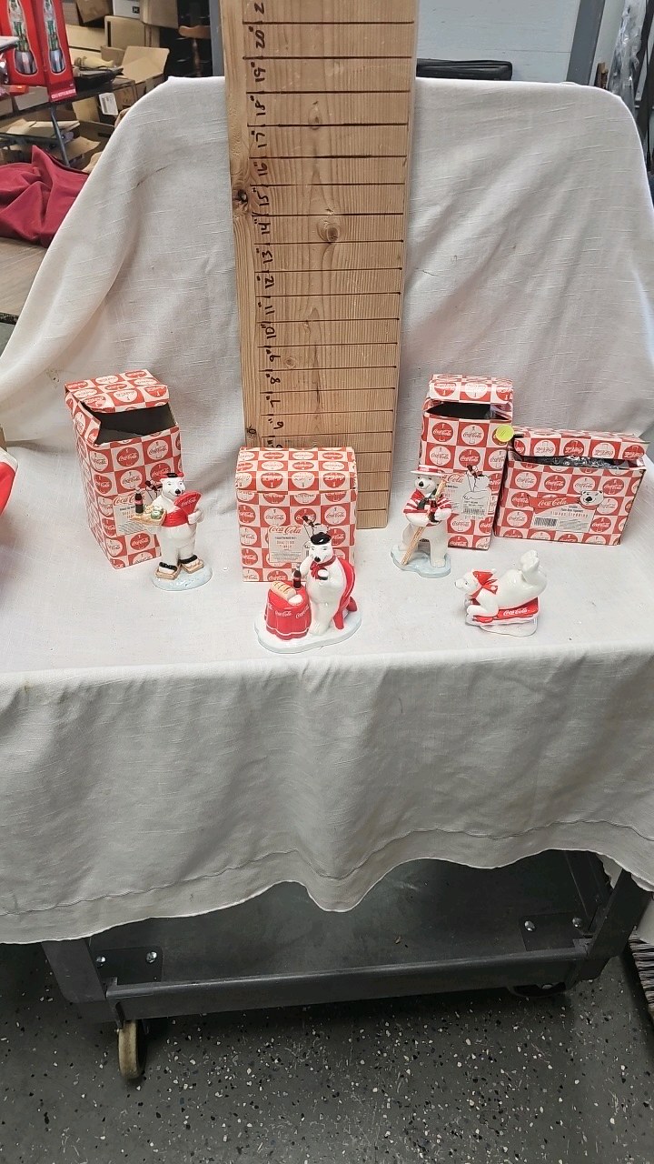 lot 11 image: Coca Cola Round the World Bears as Pictured wboxes