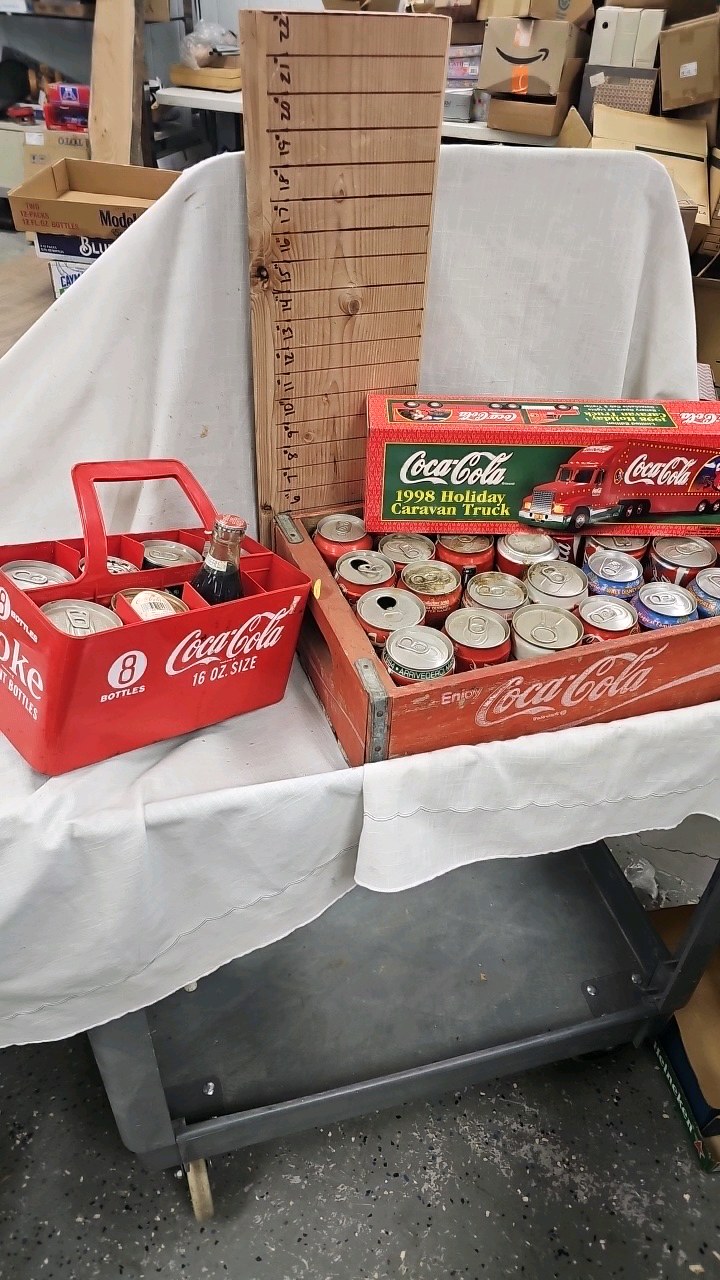 lot 117 image: Coke Wood Case, Bottles, Cans, 1998 Holiday Carrier