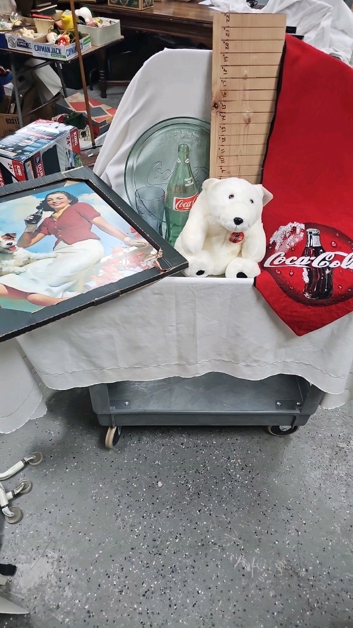 lot 126 image: Coca Cola Pitcher and Glass Platter