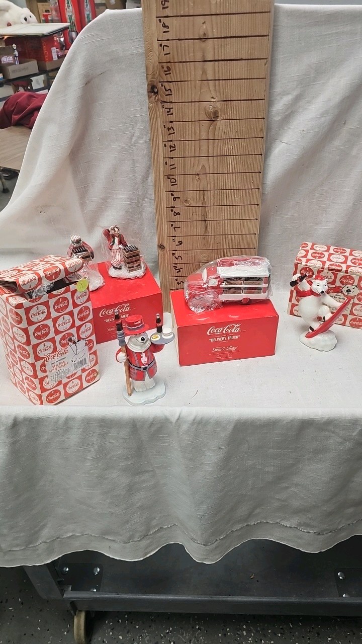 lot 13 image: Coca Cola Bears and Snow Village Delivery Truck and Men