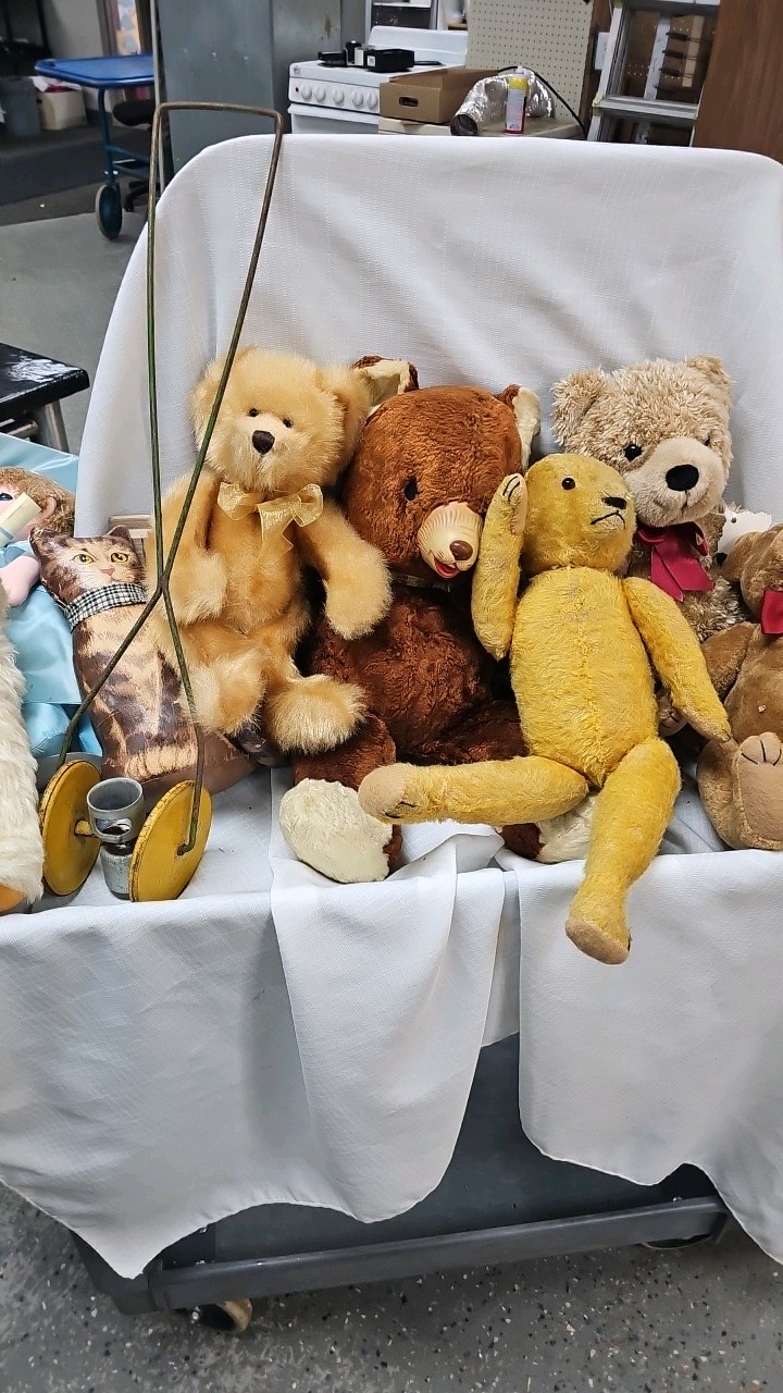 lot 158 image: Vintage Dolls and Bears and Push Toy wbell