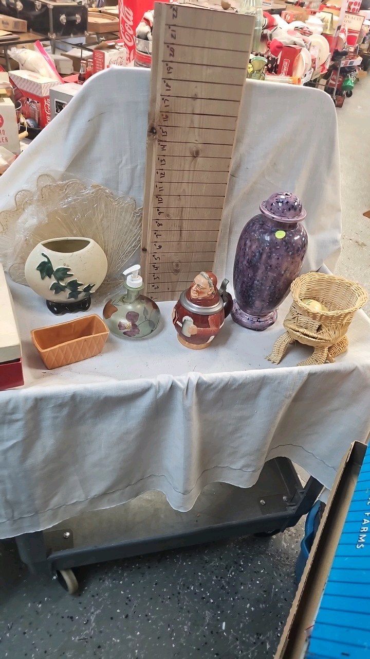 lot 29 image: Frog Basket, vases, Planters, Misc