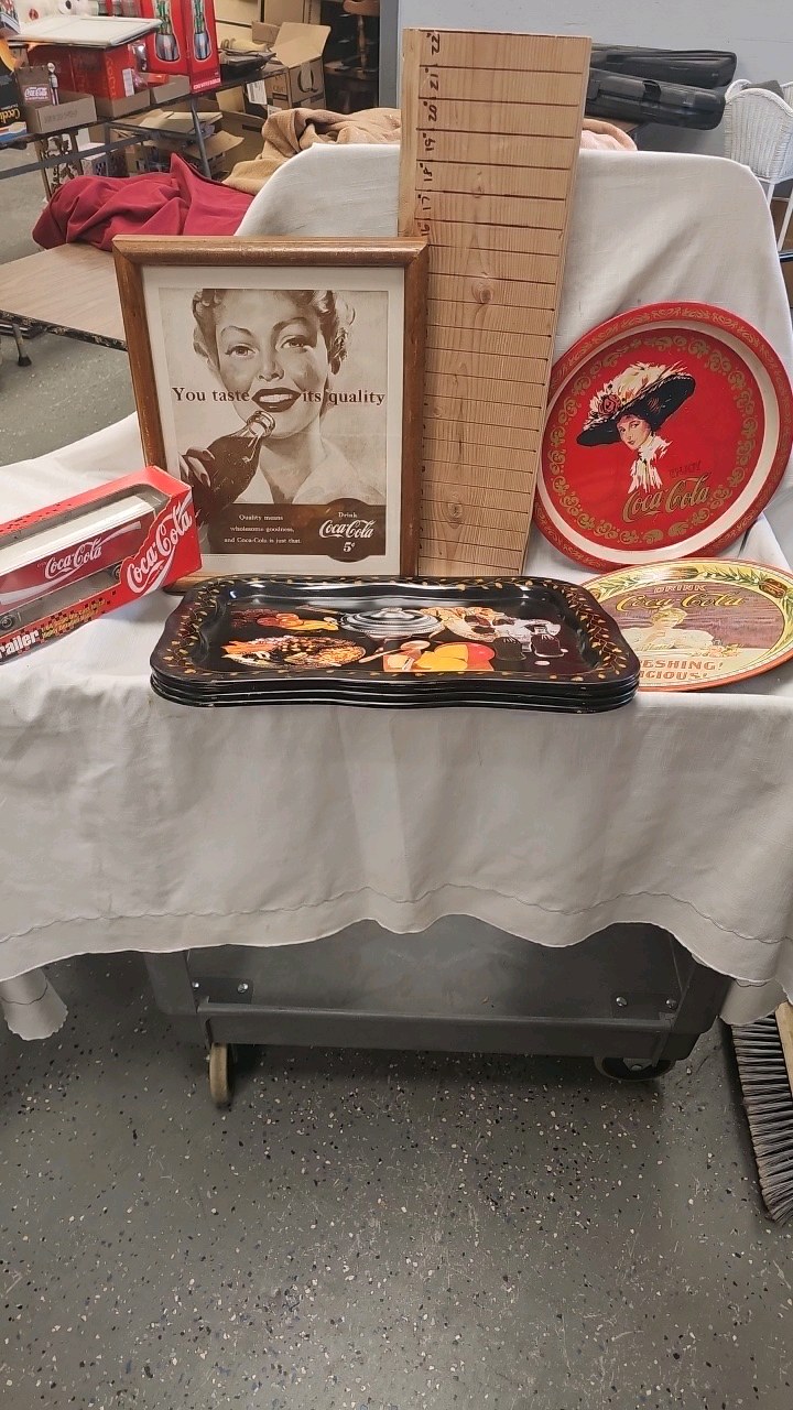 lot 3 image: Lot of CC TraysPicture164 Tractor Trailer